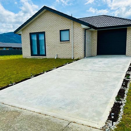 Holiday Home In Beautiful Te Anau Buitenkant foto